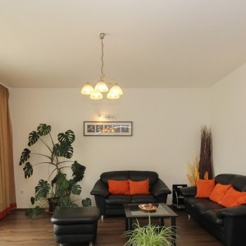 Budapest | District 16 | 6 bedrooms |  €1.900 (700.000 HUF) | #02457