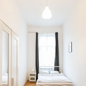Budapest | District 7 | 4 bedrooms |  €1.100 (415.000 HUF) | #036853