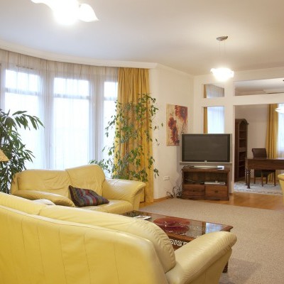 Budapest | District 12 | 3 bedrooms |  €2.200 (910.000 HUF) | #0377
