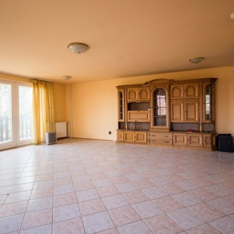 Budapest | District 3 | 3 bedrooms |  €1.800 (670.000 HUF) | #100167