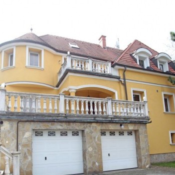 Budapest | District 3 | 4 bedrooms |  3 500 EUR | #100176