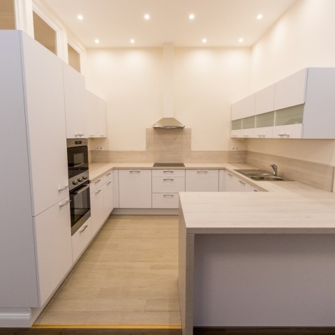 Budapest | District 5 | 2 bedrooms |  €2.300 (900.000 HUF) | #101348
