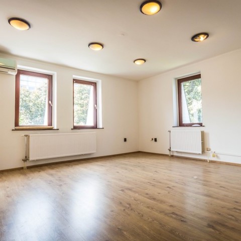 Budapest | District 2 | 8 bedrooms |  €1.400 (530.000 HUF) | #102150