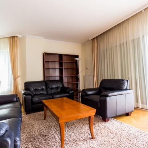 Budapest | District 2 | 3 bedrooms |  €2.400 (890.000 HUF) | #102548