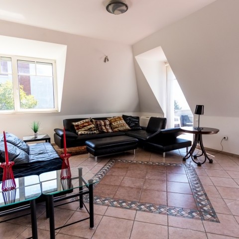 Budapest | District 2 | 4 bedrooms |  €2.700 (1.000.000 HUF) | #102630