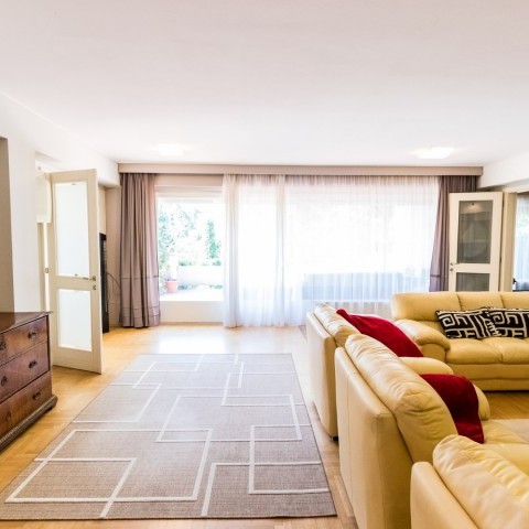 Budapest | District 2 | 5 bedrooms |  €2.800 (1.060.000 HUF) | #102631