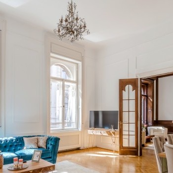 Budapest | District 6 | 2 bedrooms |  €2.300 (940.000 HUF) | #242044