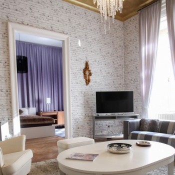 Budapest | District 6 | 4 bedrooms |  €3.700 (1.400.000 HUF) | #24604