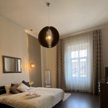 Budapest | District 5 | 3 bedrooms |  2 100 EUR | #254269