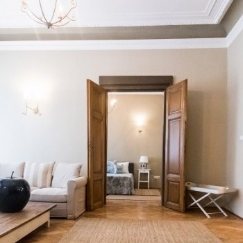 Budapest | District 5 | 3 bedrooms |  2 800 EUR | #31885