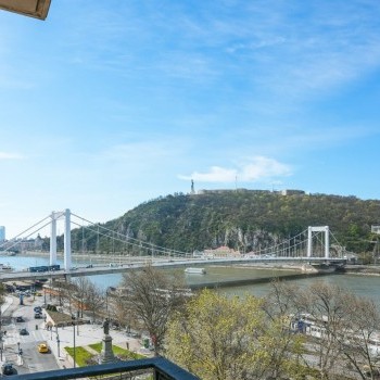 Budapest | District 5 | 3 bedrooms |  €2.950 (1.150.000 HUF) | #339536