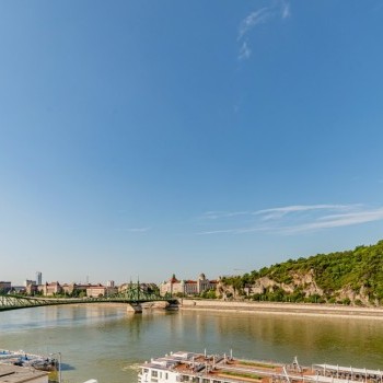 Budapest | District 5 | 4 bedrooms |  €6.000 (2.270.000 HUF) | #351512