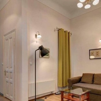 Budapest | District 8 | 3 bedrooms |  €900 (370.000 HUF) | #382479