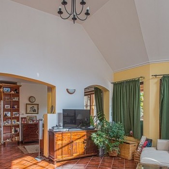 Budapest | District 2 | 4 bedrooms |  304 846 250 HUF | #385962