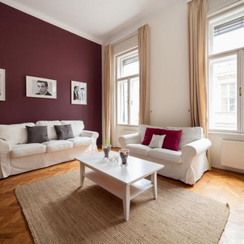 Budapest | District 5 | 2 bedrooms |  143.500.000 HUF (€350.000) | #4324