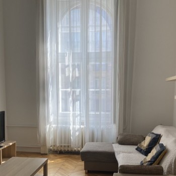 Budapest | District 5 | 1 bedrooms |  €800 (300.000 HUF) | #540919