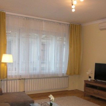 Budapest | District 5 | 2 bedrooms |  €1.050 (410.000 HUF) | #616162