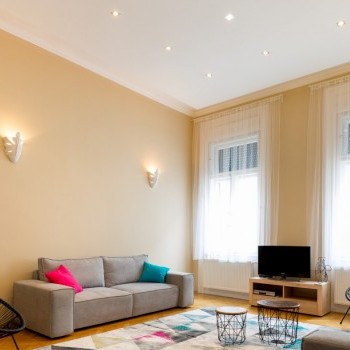 Budapest | District 7 | 2 bedrooms |  €1.200 (450.000 HUF) | #747201