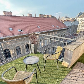 Budapest | District 7 | 2 bedrooms |  89.900.000 HUF (€242.300) | #777569
