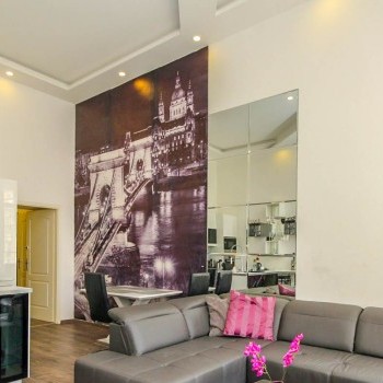 Budapest | District 5 | 2 bedrooms |  €1.200 (455.000 HUF) | #85020