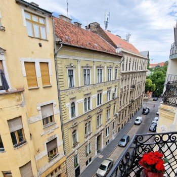 Budapest | District 6 | 4 bedrooms |  €1.500 (563.000 HUF) | #950158
